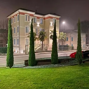 hotel-villa-maranello.emilia-romagnahotels.net/