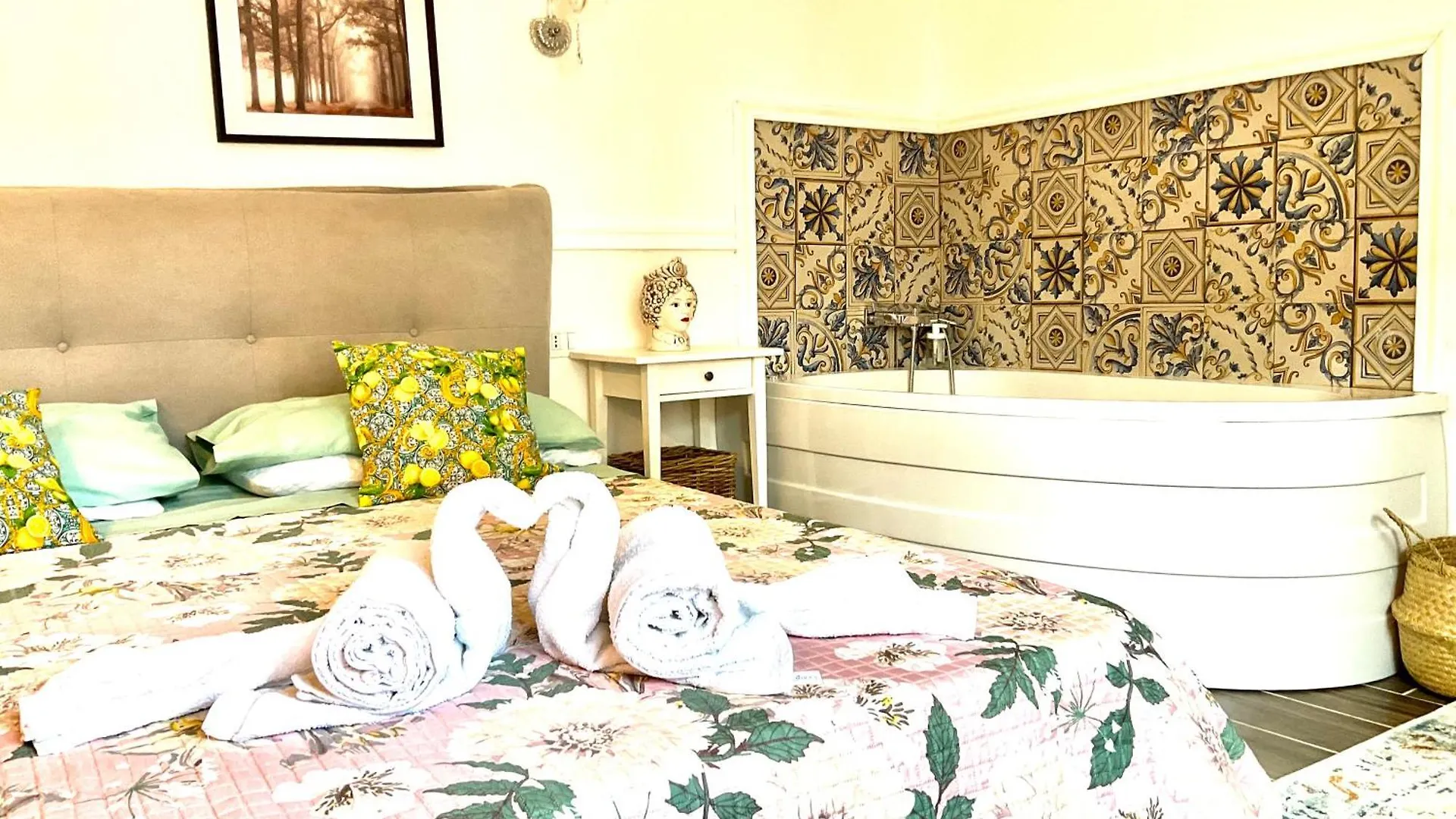 Guest house Mizzicahome Solemare Catania Italy